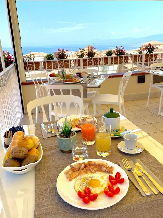Bed and Breakfast Residenza Il Barone Тропея Экстерьер фото